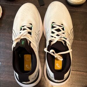 ASICS Men's White Running Shoes